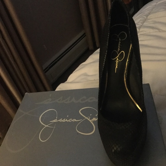 Jessica Simpson shoes - Picture 2 of 3